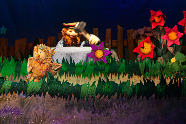 Московский театр кукол показал спектакль 'Курочка Ряба' на сцене 'Огниво' Театр Кукол Огниво Мытищи