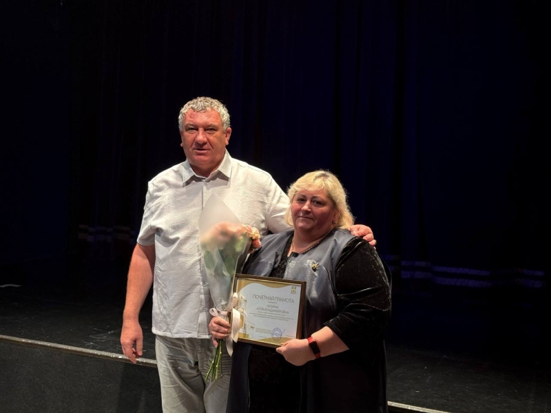 Поздравляем нашу коллегу Аллу Назину с заслуженной наградой! Театр Кукол Огниво Мытищи